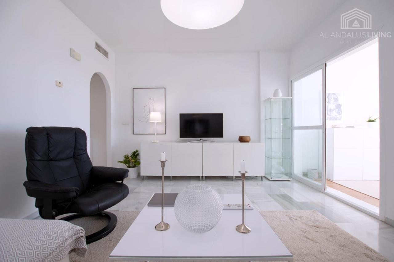 Scandinavian Style Apartment With Amazing Sea Views And South West Facing Sunny Terrace In Miraflores Walking Distance To The Beach! Μάλαγα Εξωτερικό φωτογραφία