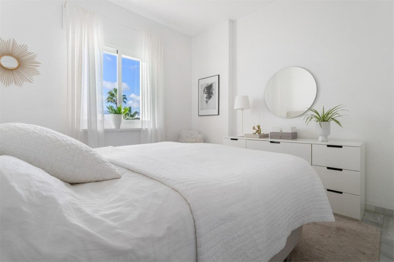 Scandinavian Style Apartment With Amazing Sea Views And South West Facing Sunny Terrace In Miraflores Walking Distance To The Beach! Μάλαγα Εξωτερικό φωτογραφία